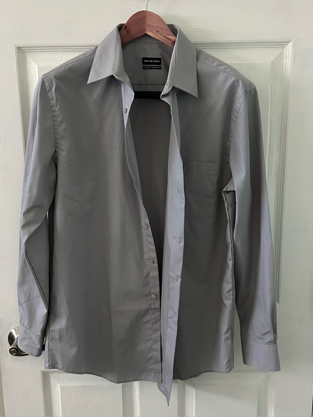 Van Heusen Light Gray Men's Long Sleeve Dress Shirt Size 15.5 32/33